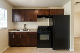 Building Photo - 908 Mccray Ct