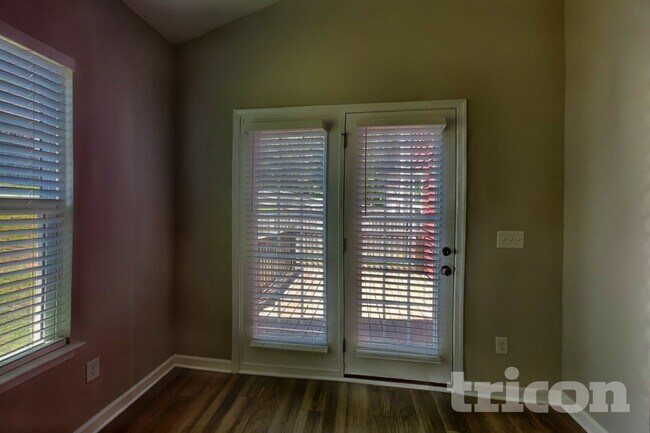 Foto del edificio - 2902 Cherry Point Ln