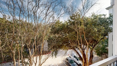 Interior Photo - THIRTY377