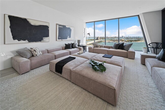 Foto del edificio - 1000 Biscayne Blvd