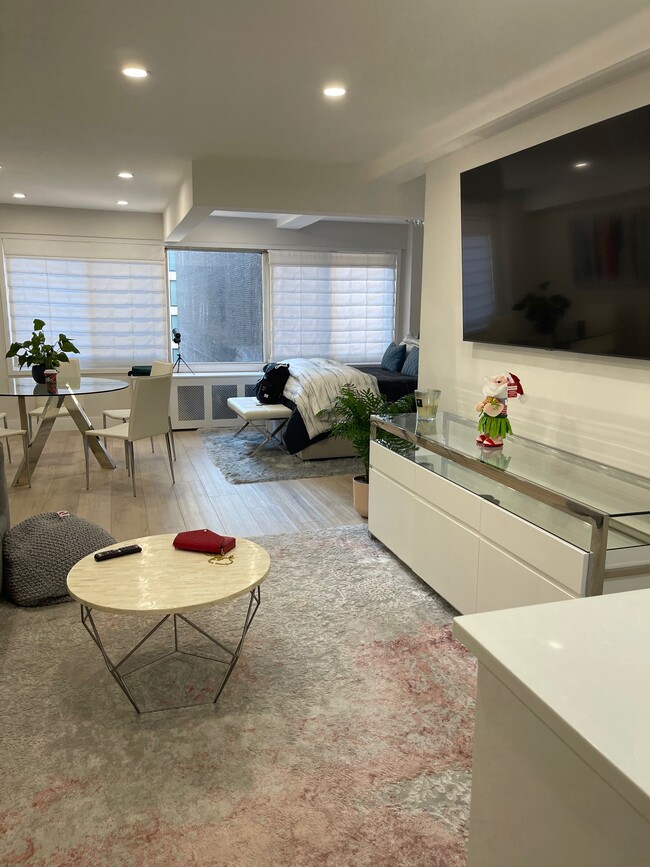 Foto del edificio - 240 E 55th St