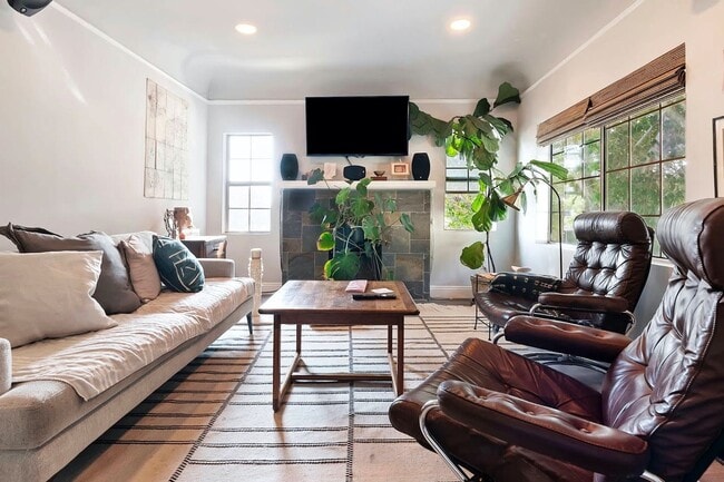 Foto del edificio - 703 N Ave 54