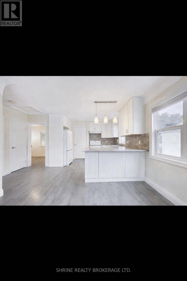 Building Photo - 259 Sanders St