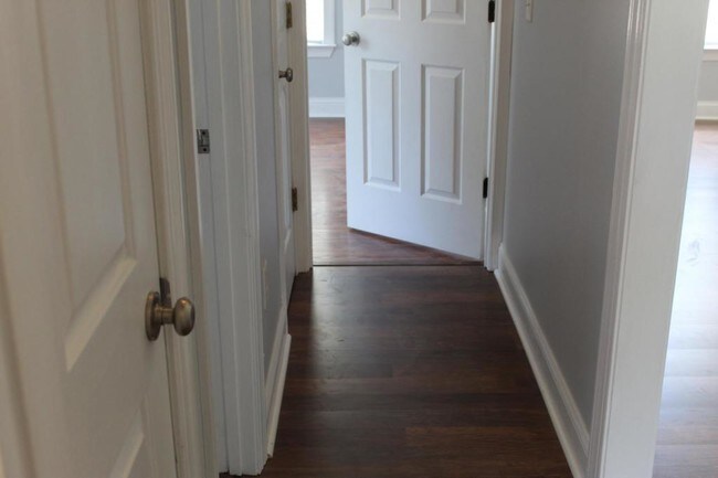 Foto del edificio - 1626 Edgewood Drive