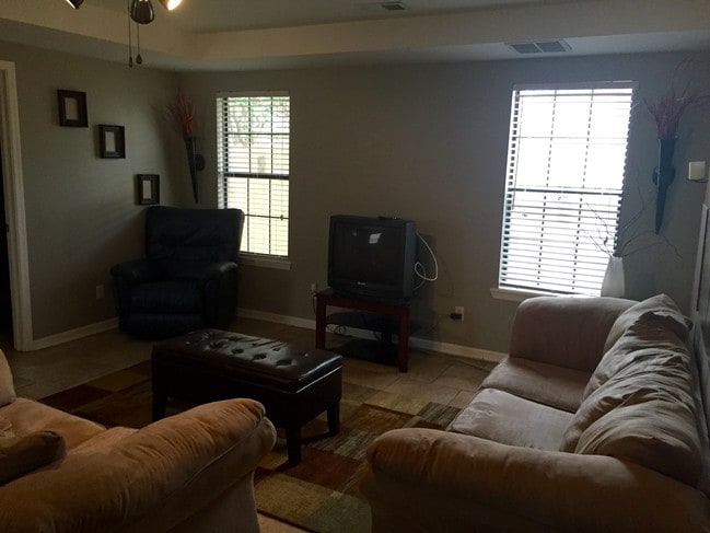 Living Room - 4392 Richwood Pl