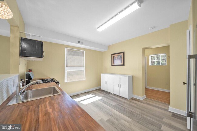 Foto del edificio - 2712 Sherman Ave NW