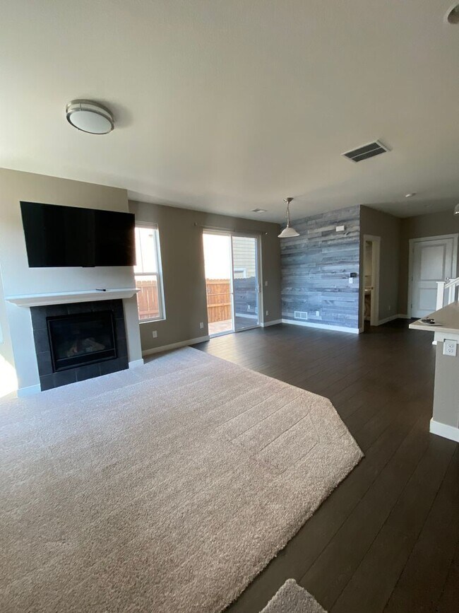 Foto del edificio - Modern, Smart & Move-In Ready — Ideal Loca...