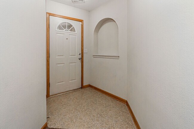 Foto del edificio - Please View 3D Virtual Walk-Through Before...
