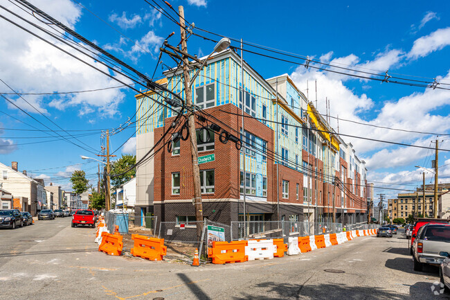 Building Photo - Barclay Place Apartments