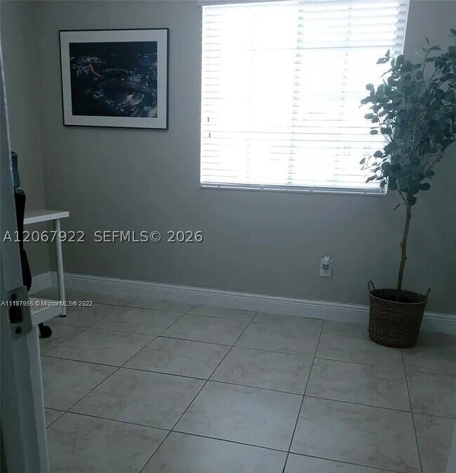 Foto del edificio - 7211 W 24th Ave