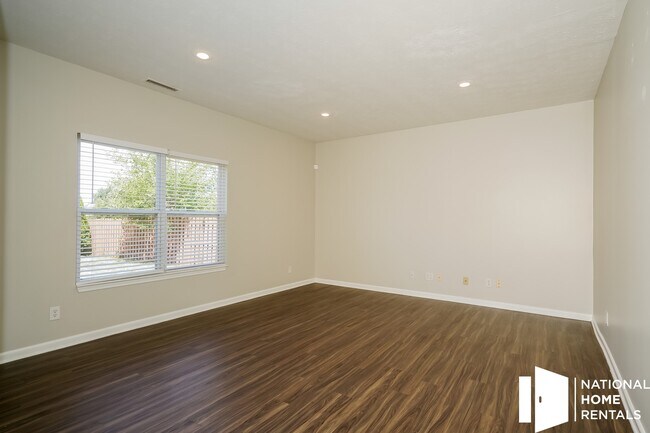Building Photo - 4462 Bellchime Dr