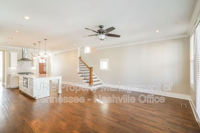 Building Photo - 906 Southside Pl