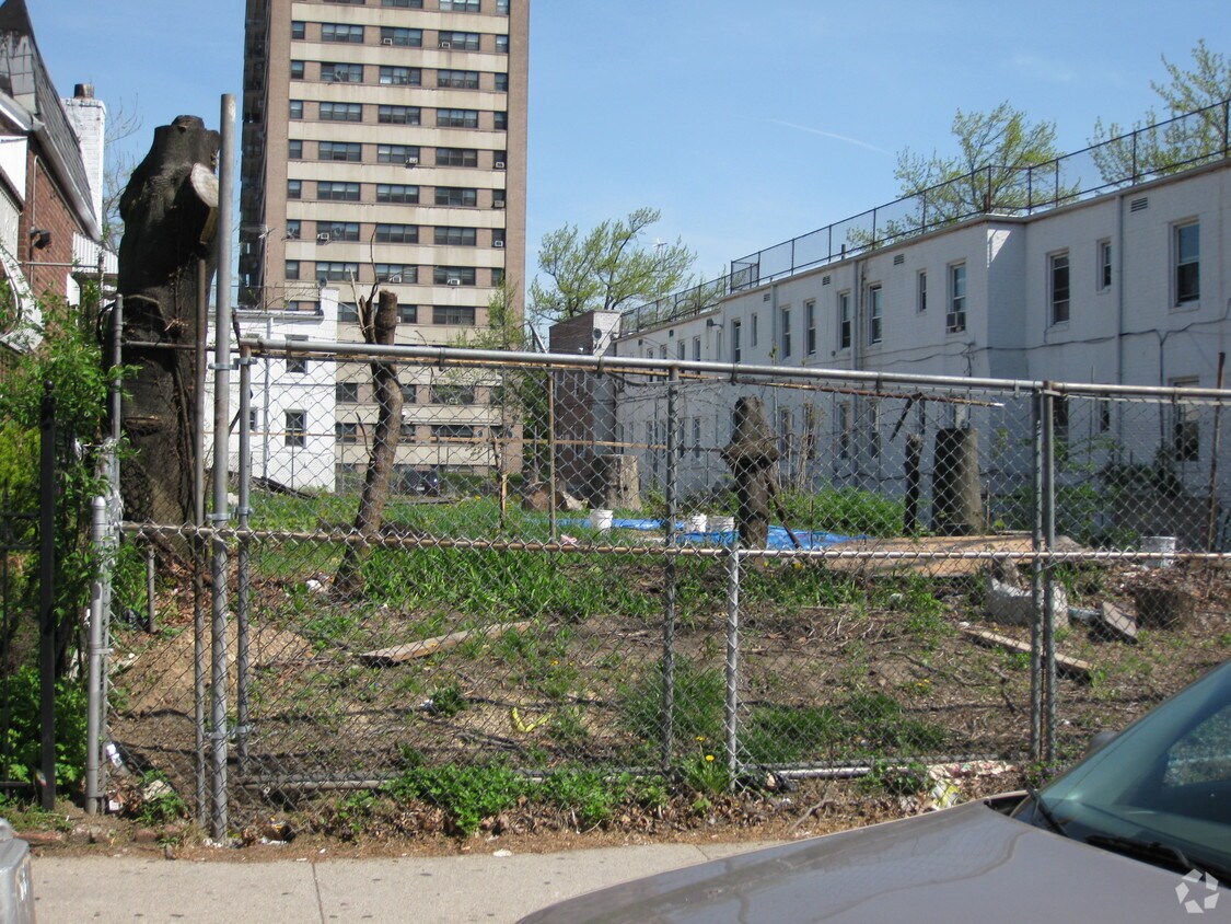 Foto del edificio - 652 Brooklyn Avenue