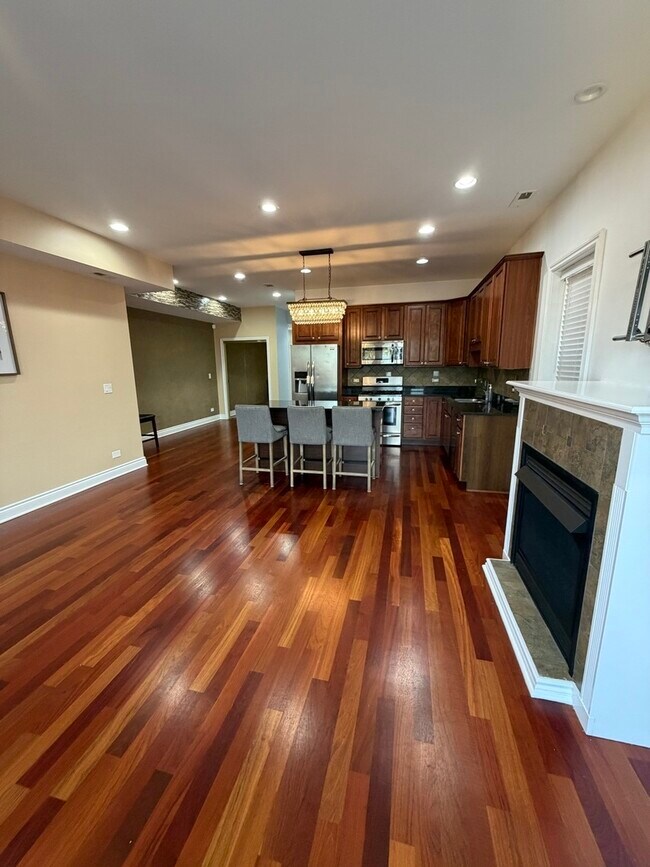 Foto del edificio - 3016 N Harlem Ave