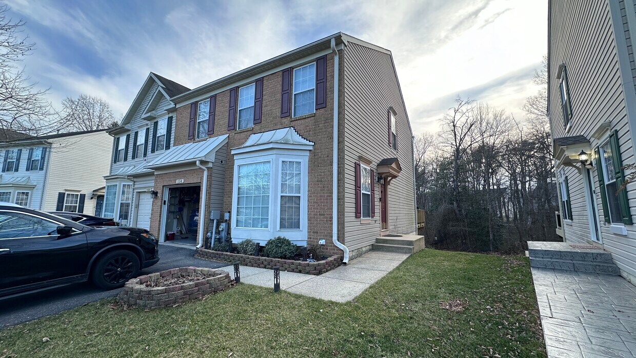 Primary Photo - 154 Leeds Creek Cir