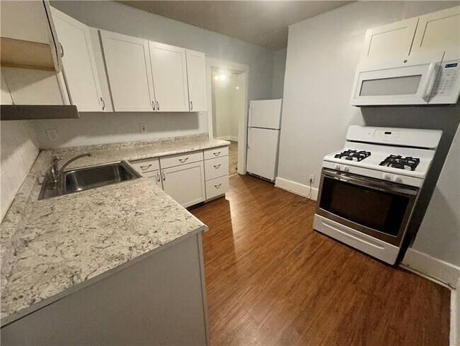Building Photo - 1244 Hillsdale Ave