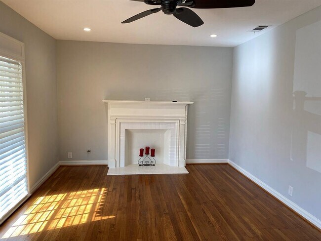 Building Photo - 819 Maple Dr