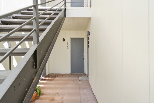 Foto del edificio - 4105 Speedway, Unit 205