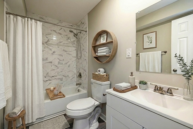 Baño - Overland Station