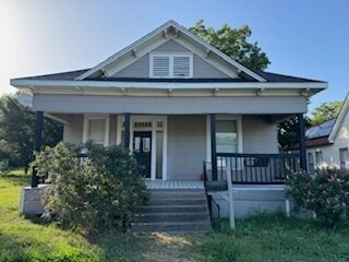 Building Photo - 1111 E Texas Ave
