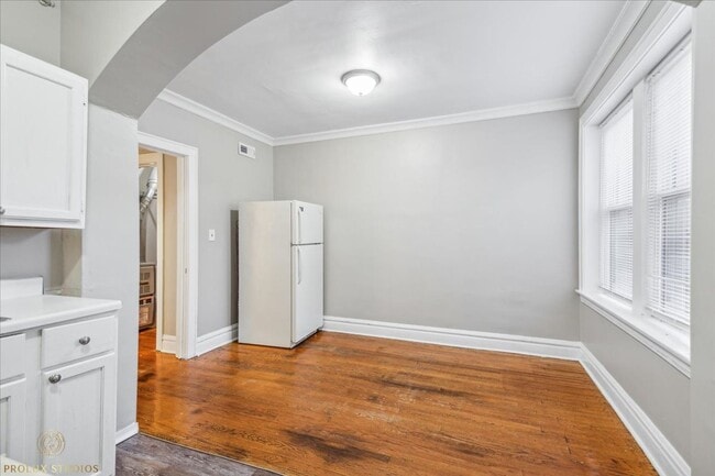 Foto del edificio - 5041 W 18th St