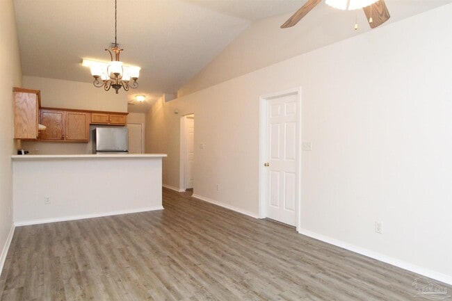 Building Photo - 5600 W Shore Dr