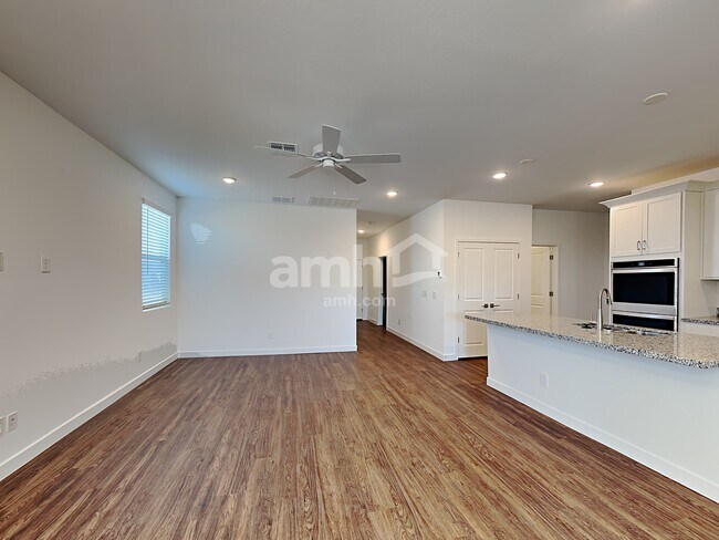 Building Photo - 10517 W Trumbull Road