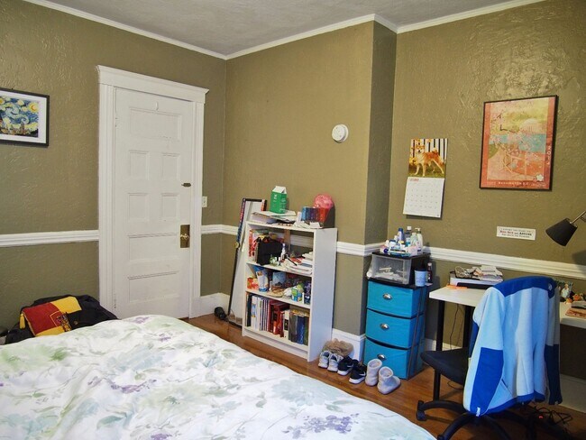 Foto del edificio - Sunny Spacious 4 Bedroom