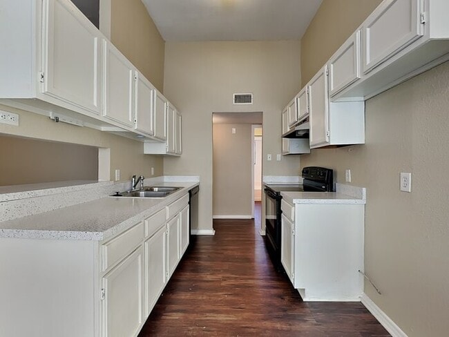 Building Photo - 13116 Rustic Trail