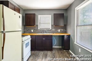 Foto del edificio - 2331 Waverly Ave