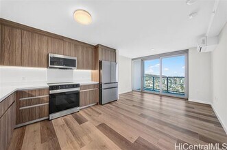 Building Photo - 1500 Rycroft St