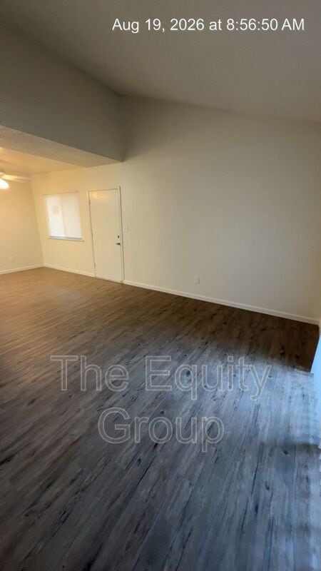 Foto del edificio - 1322 W Elowin Ave