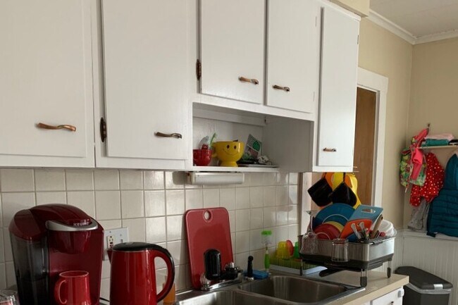 VISTA DE LA COCINA B - 23 S Knox St