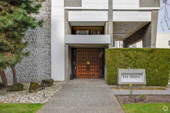 Building Photo - Lost Lagoon Terrace