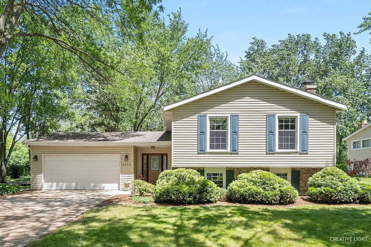2273 Kingston Dr, Wheaton, IL 60189 House Rental in Wheaton, IL