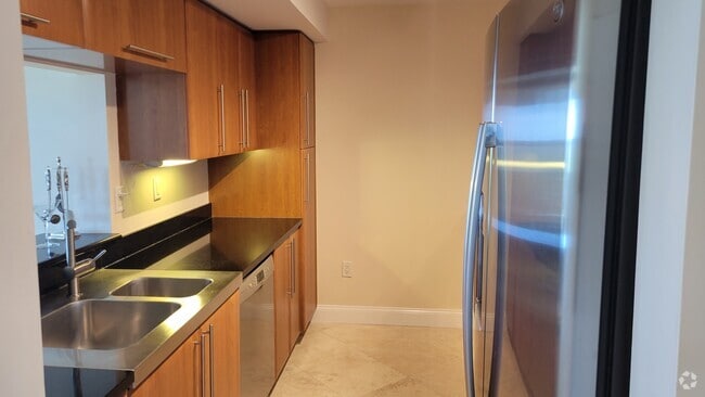 Building Photo - 600 W Las Olas Blvd