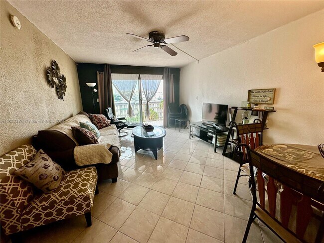 Foto del edificio - 2200 E Hallandale Beach Blvd