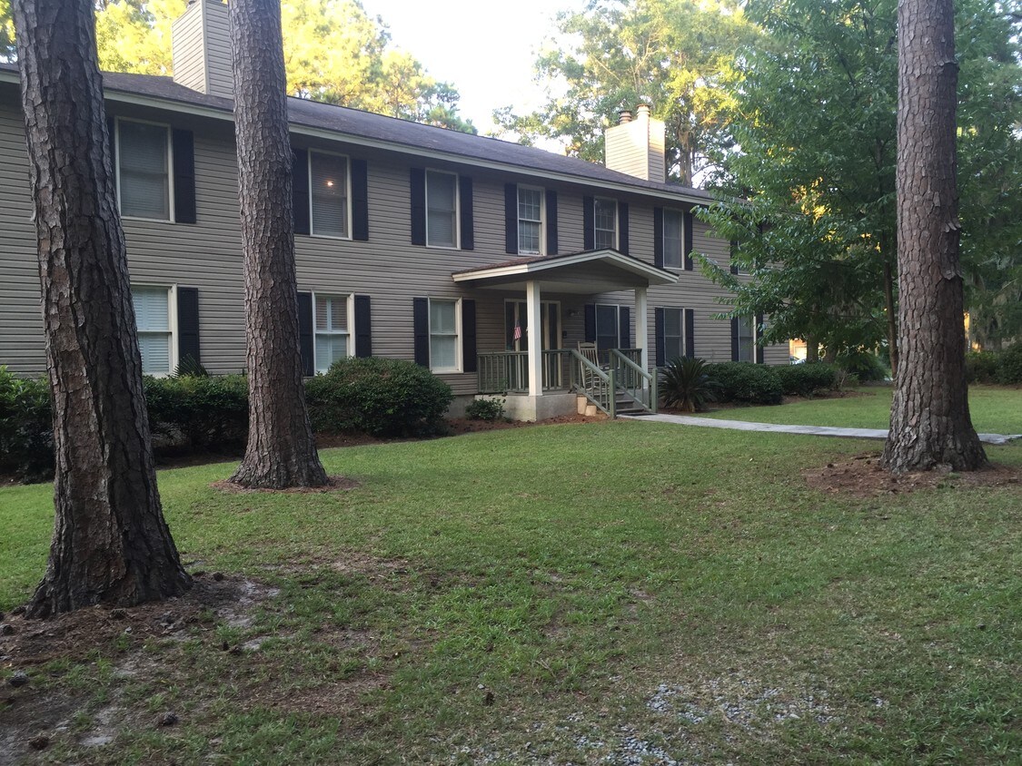 3 Cromwell Pl, Wilmington Island, GA 31410 Condo for Rent in