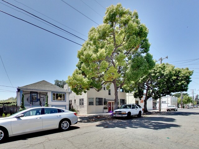 Building Photo - 3809 Penniman Ave