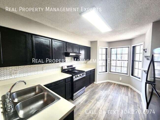 Foto del edificio - 6022 Winged Elm Ct