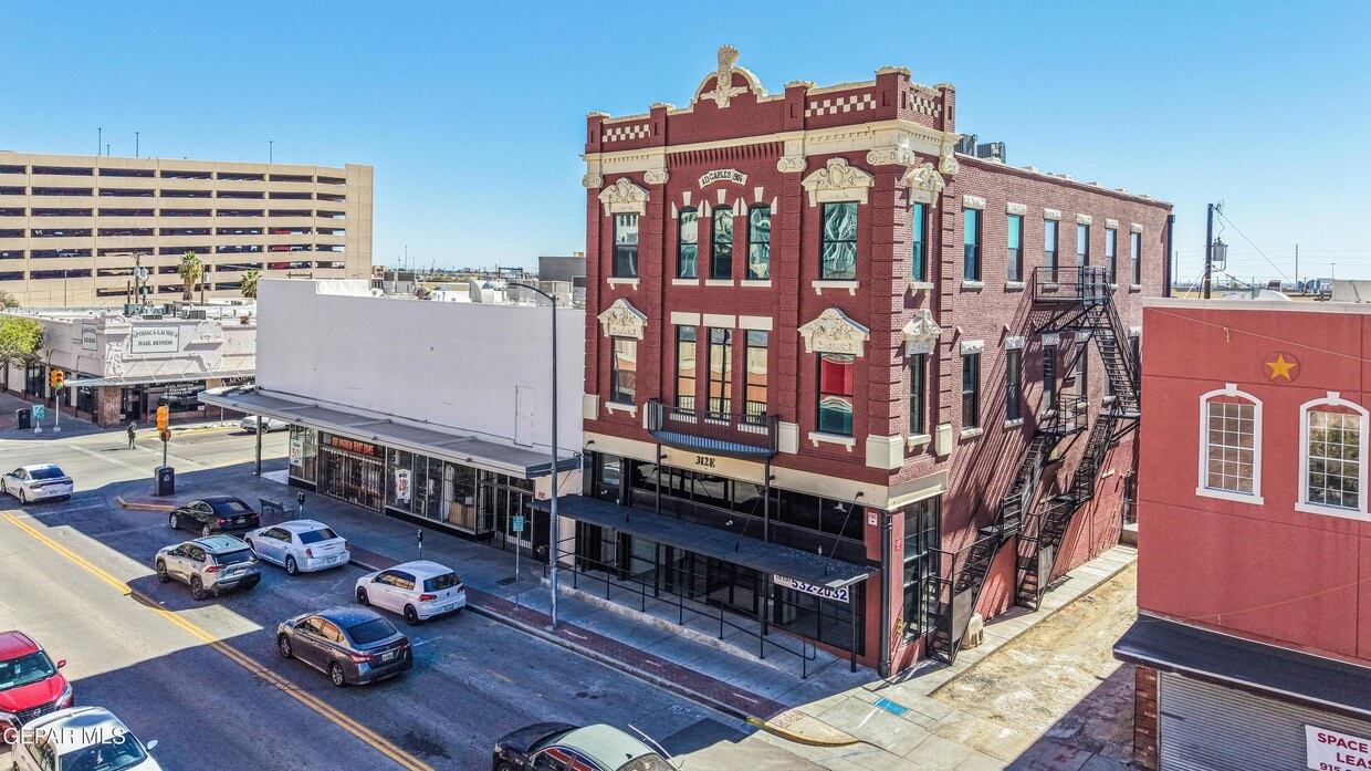 Primary Photo - 312 E Overland Ave