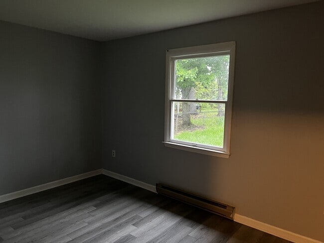 Building Photo - 234A Belview Dr