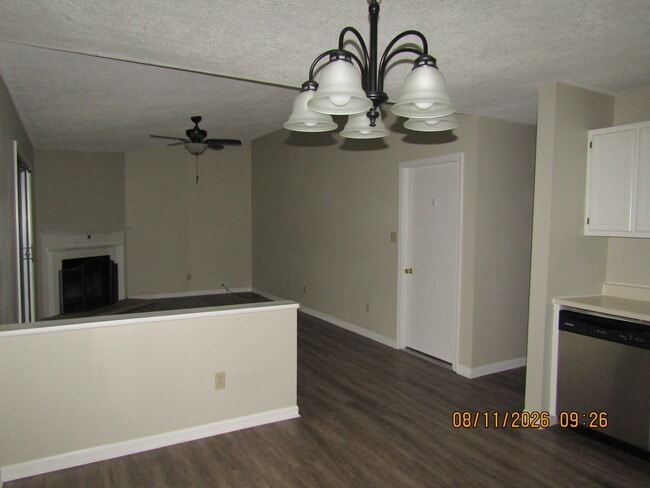 Building Photo - 1406 Daleville Ave