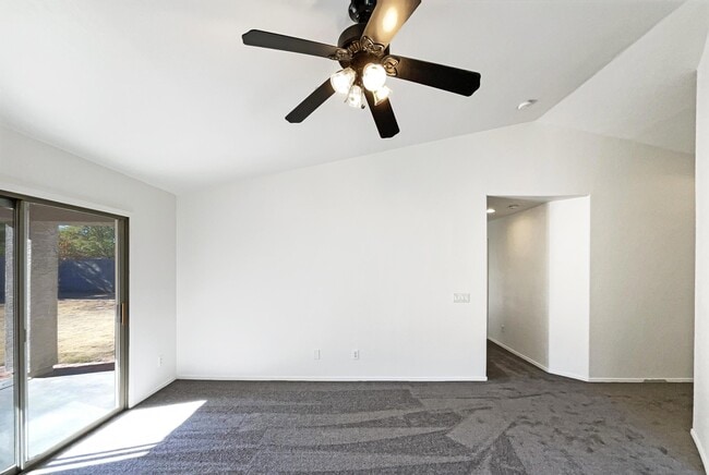 Building Photo - 1213 W Darrel Rd