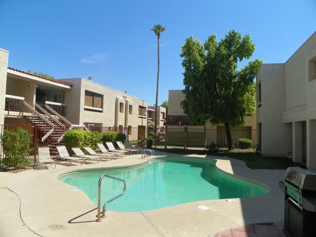 Foto del edificio - 2 Bd 2 Ba private condo -w/d- Old Town Sco...