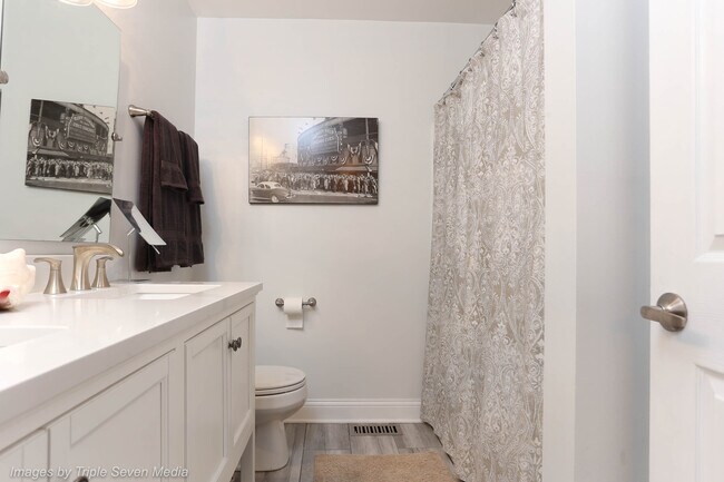 Foto del edificio - 1540 N Greenview Ave