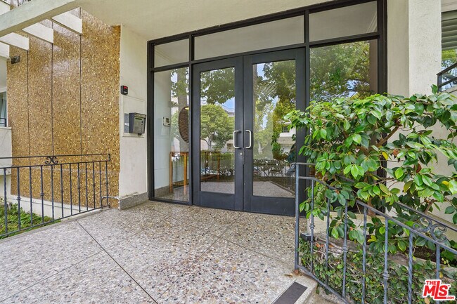 Foto del edificio - 930 3rd St
