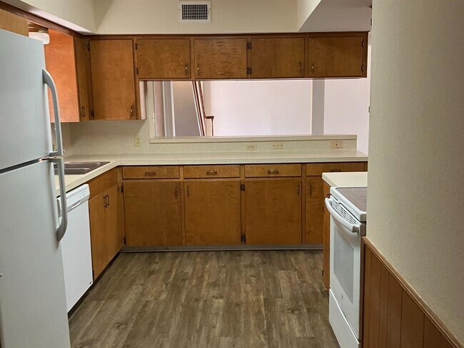Foto del edificio - 114 N Harris St