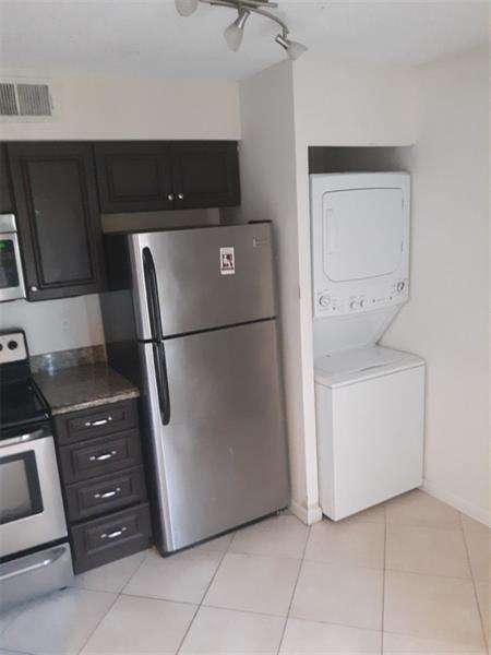 Foto del edificio - 13101 Glenmoor Dr