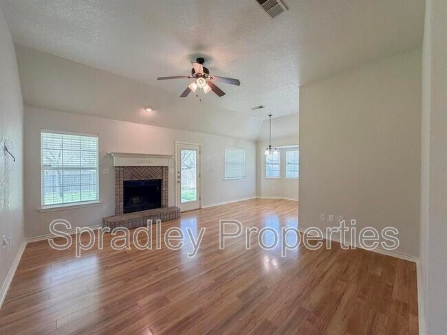 Foto del edificio - 5218 Southern Crossing Dr